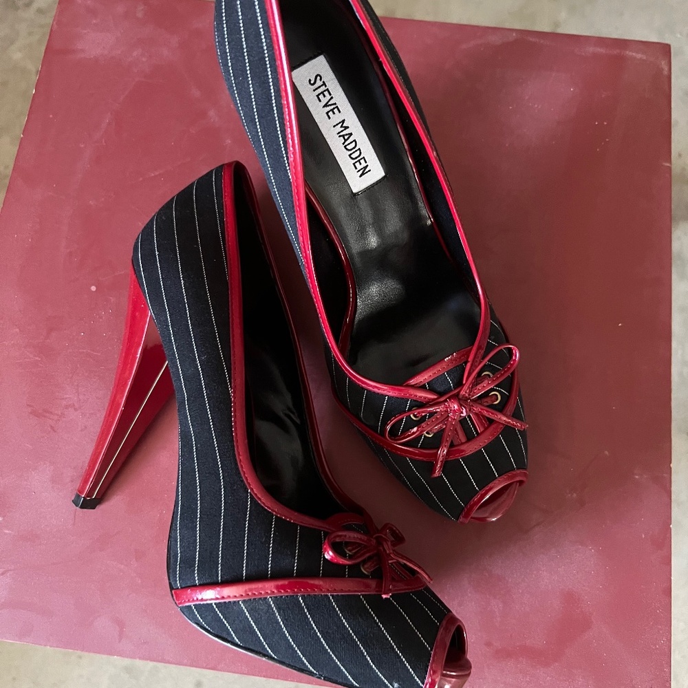 Steve Madden sexy pin up heel